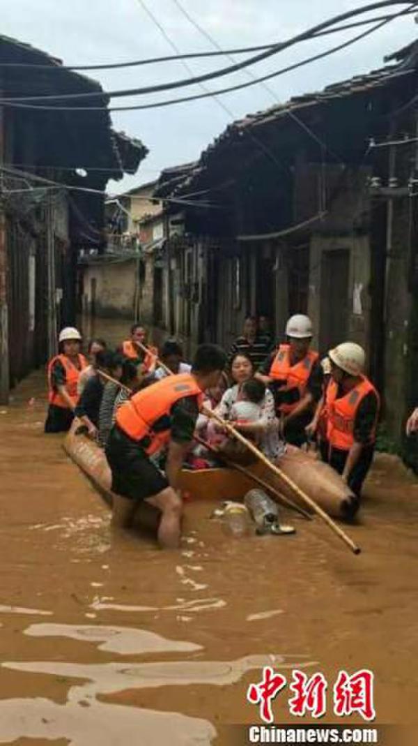 洪涝致江西26.9万人受灾2死抚河流域水位超警戒