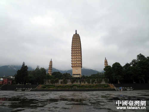 大理崇圣寺被曝烧高香官方回应：两涉事人员被除名