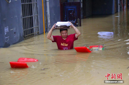 民政部：强降雨致南方8省份15人死亡10人失踪