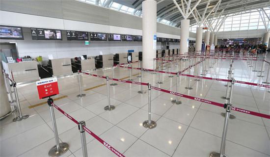 曾经挤满游客的济州国际机场国际航线出境大厅变得冷冷清清。