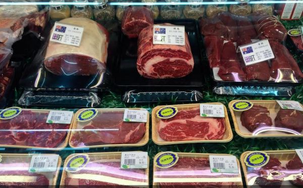 北京一家超市售卖的澳大利亚进口牛肉。（《华尔街日报》网站）
